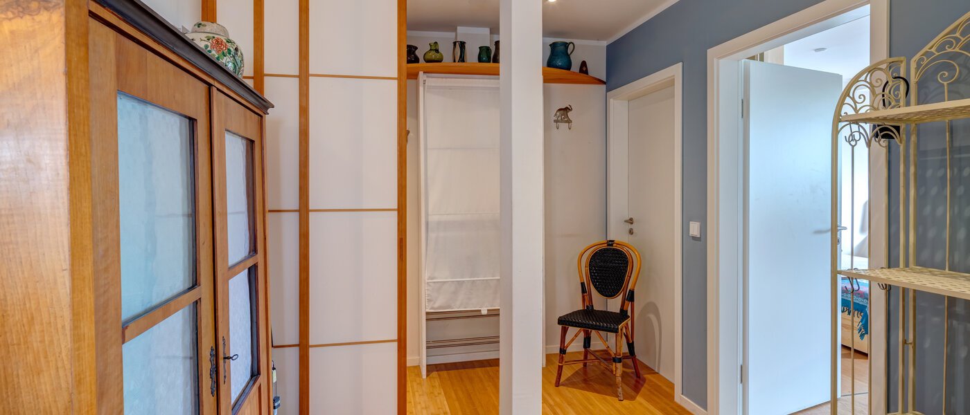 Podkrovný byt München Haidhausen 02 Chodba/priestor 14648