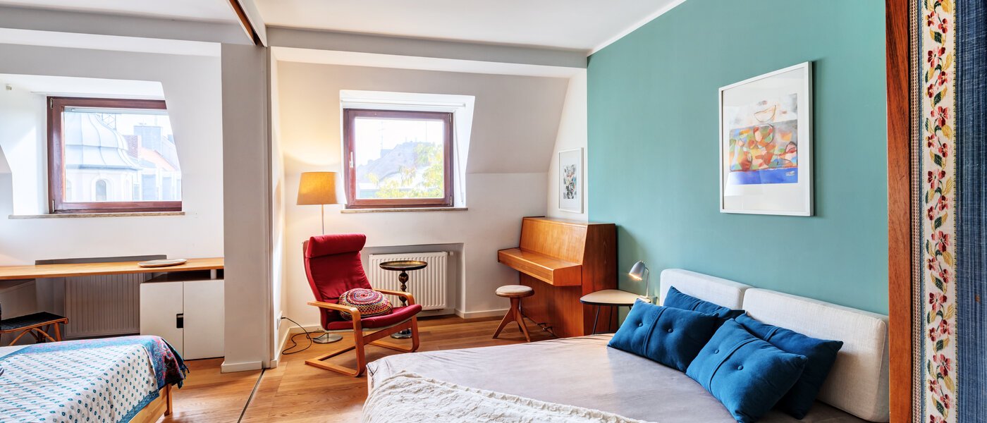 Podkrovný byt München Haidhausen 02 2. spálňa 14648