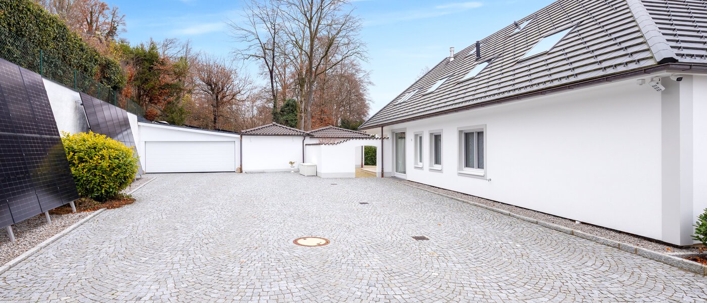 Vila Starnberg 01 Vnitřní nádvoří 14680