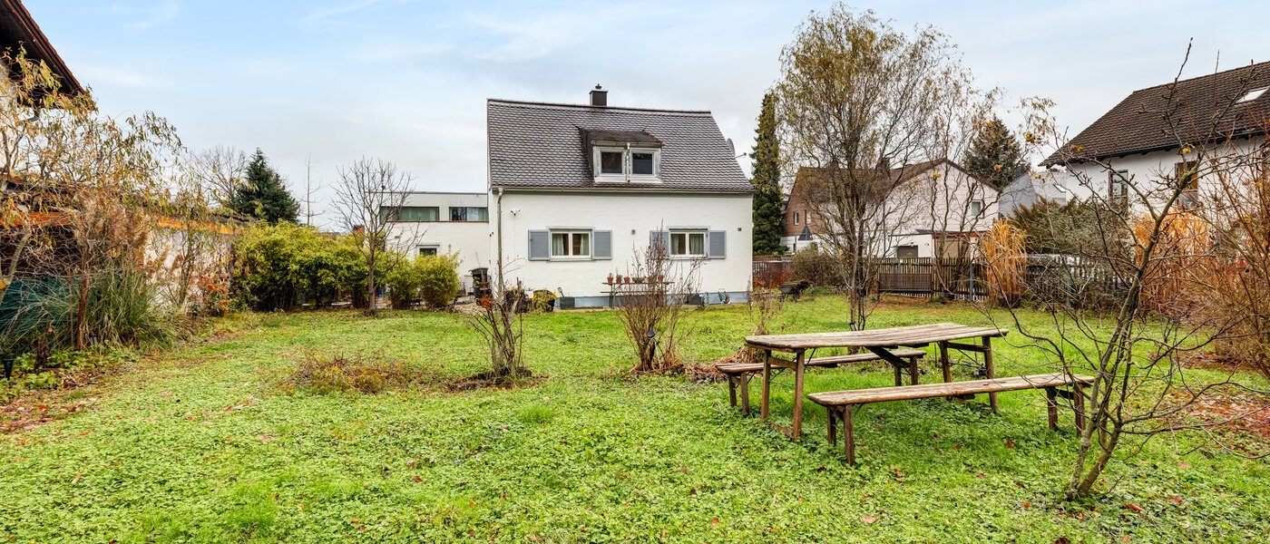 Fritliggende hus München Trudering 01 Fælles have 14681