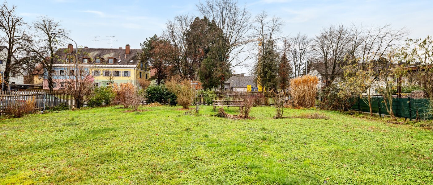 Fritliggende hus München Trudering 02 Fælles have 14681