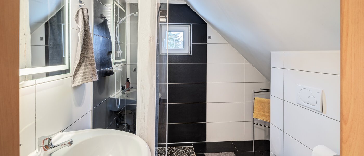 Fritliggende hus München Trudering 01 1. badeværelse 14681