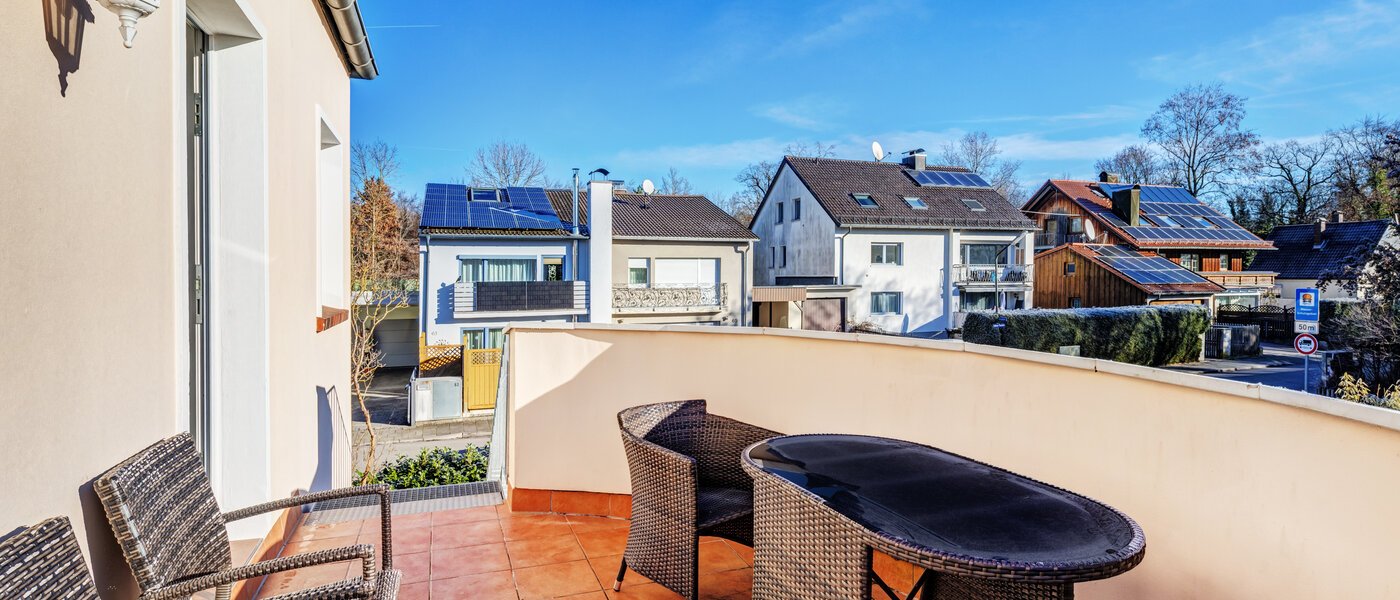 Ravna stran Haar 03 Balkon 14685