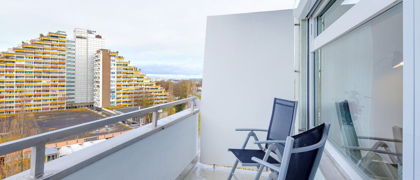 Płaski München Oberföhring 01 Balkon 14689