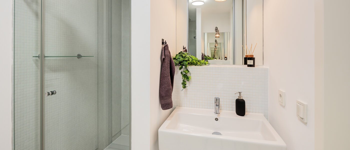 Mieszkanie z tarasem na dachu München Neuhausen 01 Łazienka 14699