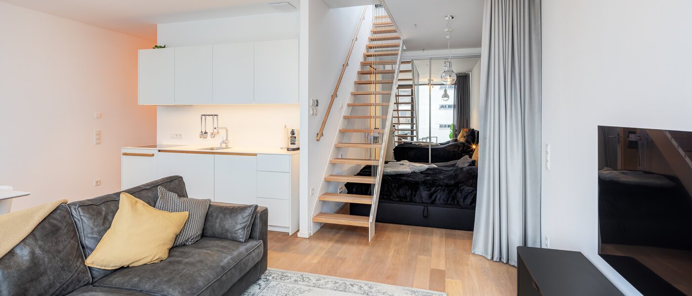 Апартамент с покривна тераса München Neuhausen 06 Дневна зона 14699