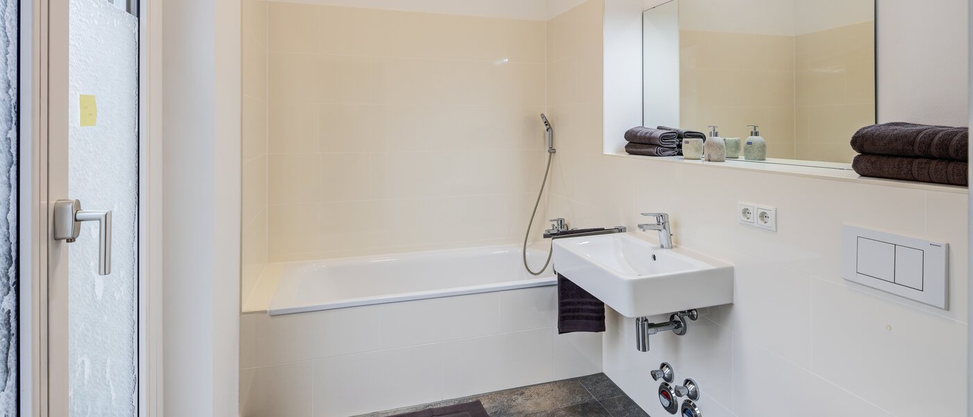 Ploché München Milbertshofen 01 1. koupelna 14703