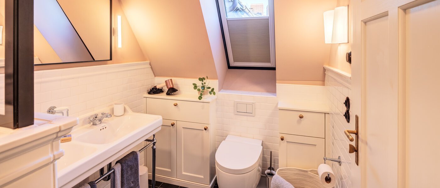 Tetőtéri lakás München Neuhausen 02 2. fürdőszoba 14709