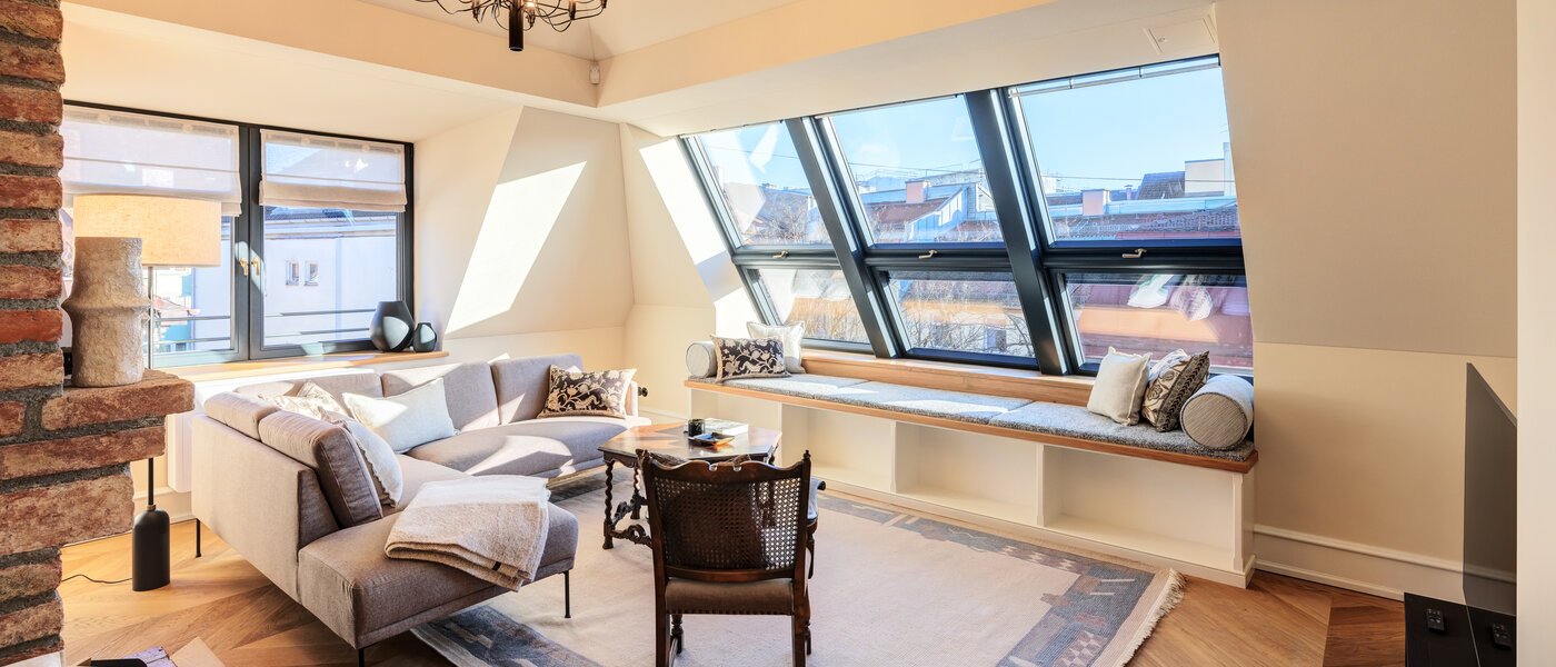 Tetőtéri lakás München Neuhausen 01 Nappali 14709