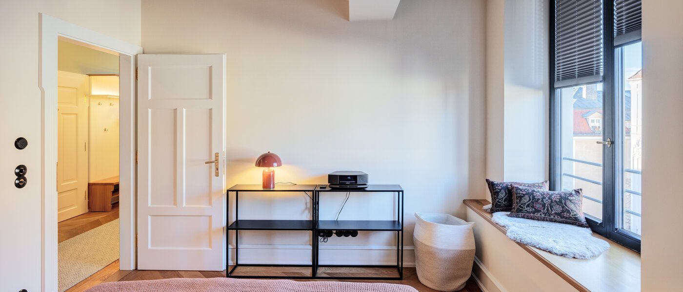 Tetőtéri lakás München Neuhausen 03 1. hálószoba 14709