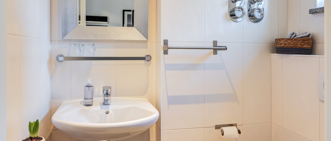 Hoekwoning München Untermenzing 01 Gastentoilet 14723