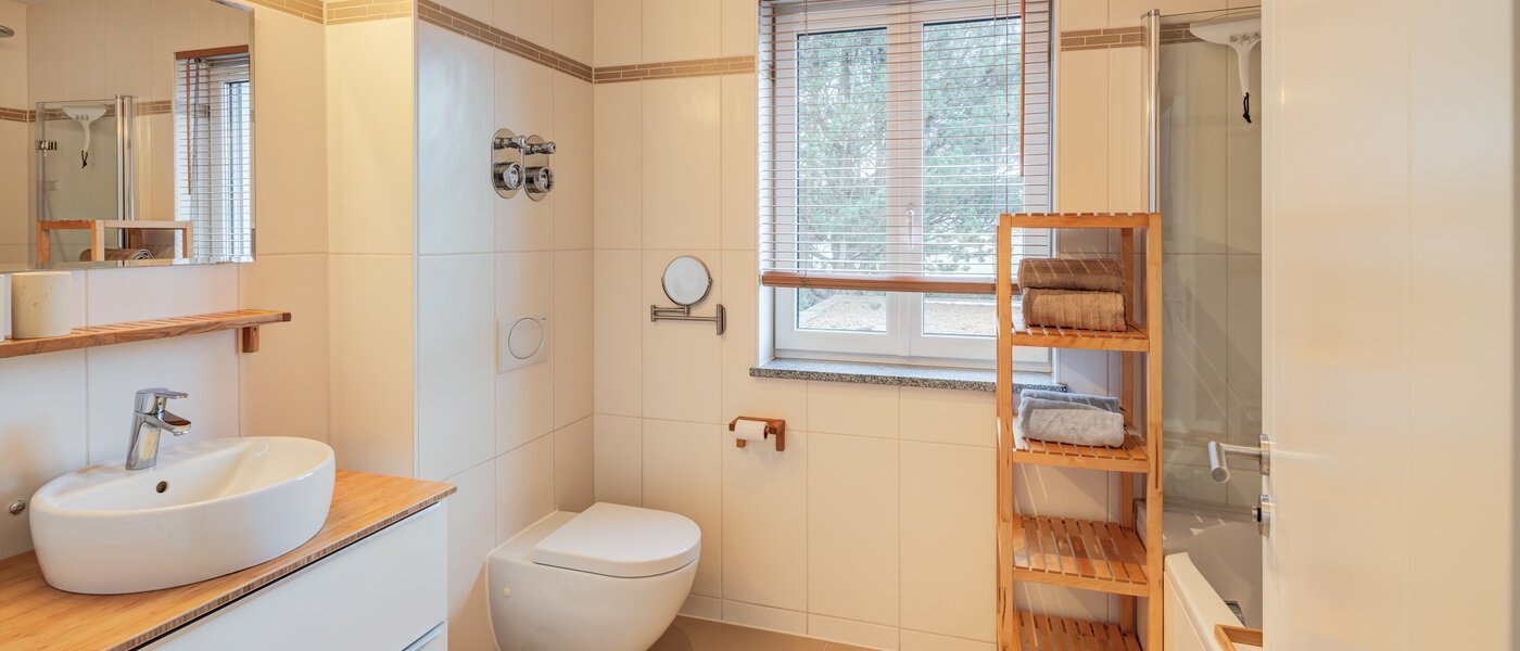 Rækkehus på hjørnet München Untermenzing 01 1. badeværelse 14723