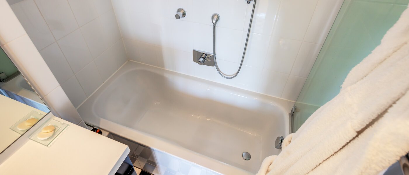 Tagterrasse-lejlighed München Schwabing-West 02 Badeværelse 14731