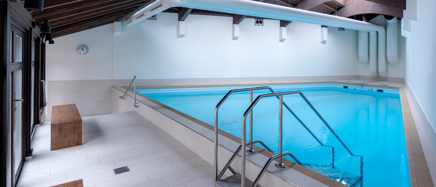 Ravna stran München Herzogpark 01 Bazen 14737