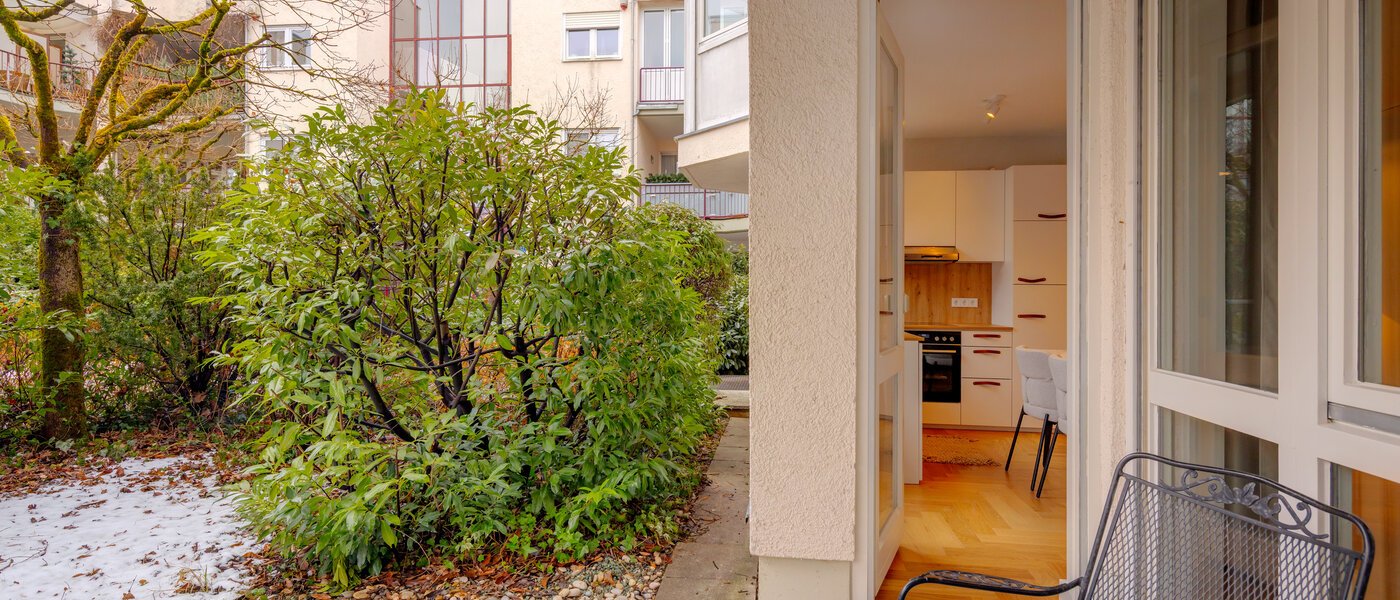 Ravna stran München Herzogpark 02 Terasa 14737