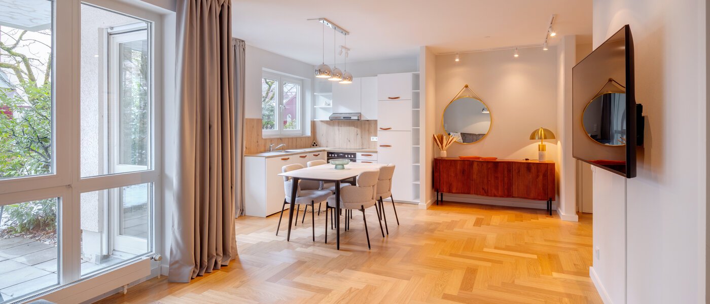 Ravna stran München Herzogpark 01 Dnevni prostor 14737