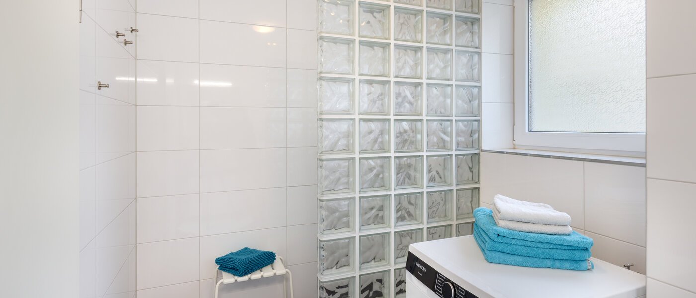 Ravna stran Gröbenzell 01 Kopalnica 14744