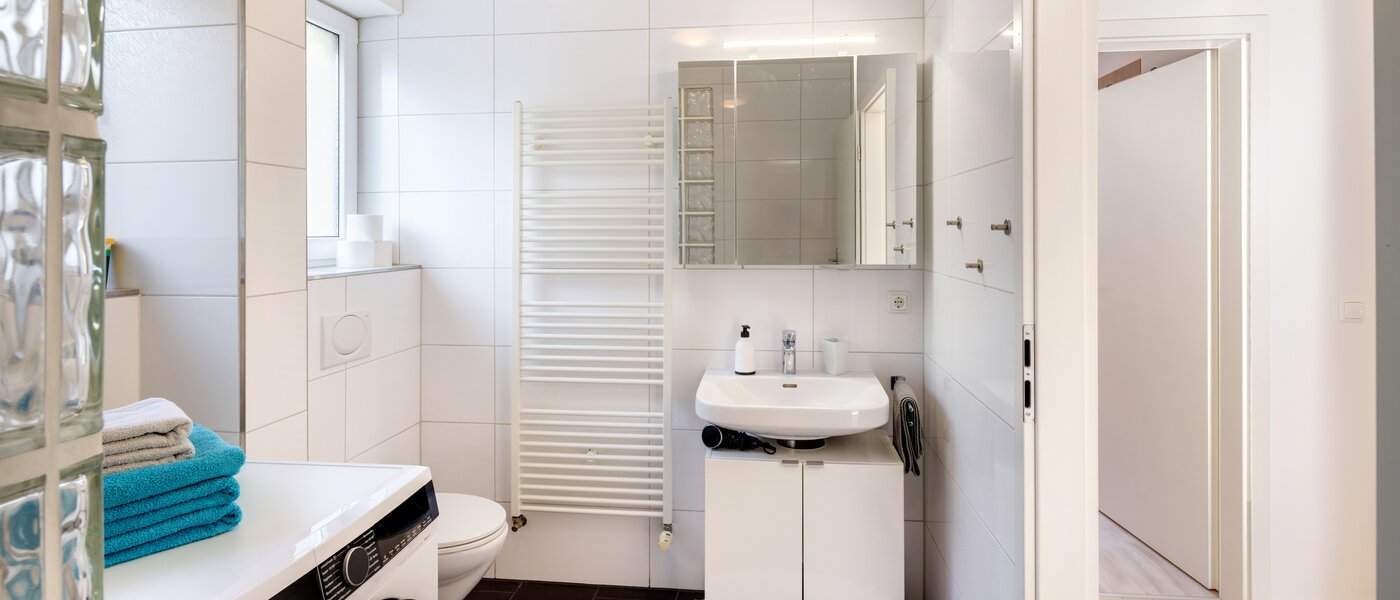 Ravna stran Gröbenzell 03 Kopalnica 14744