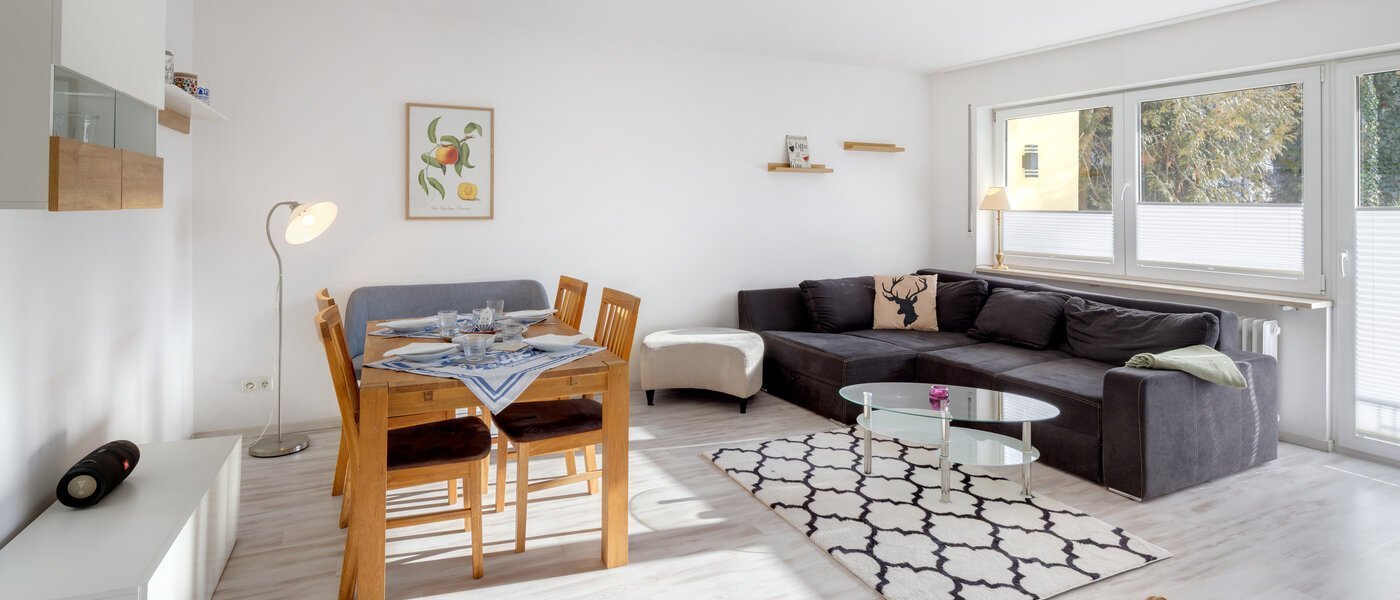 Ravna stran Gröbenzell 01 Dnevni prostor 14744