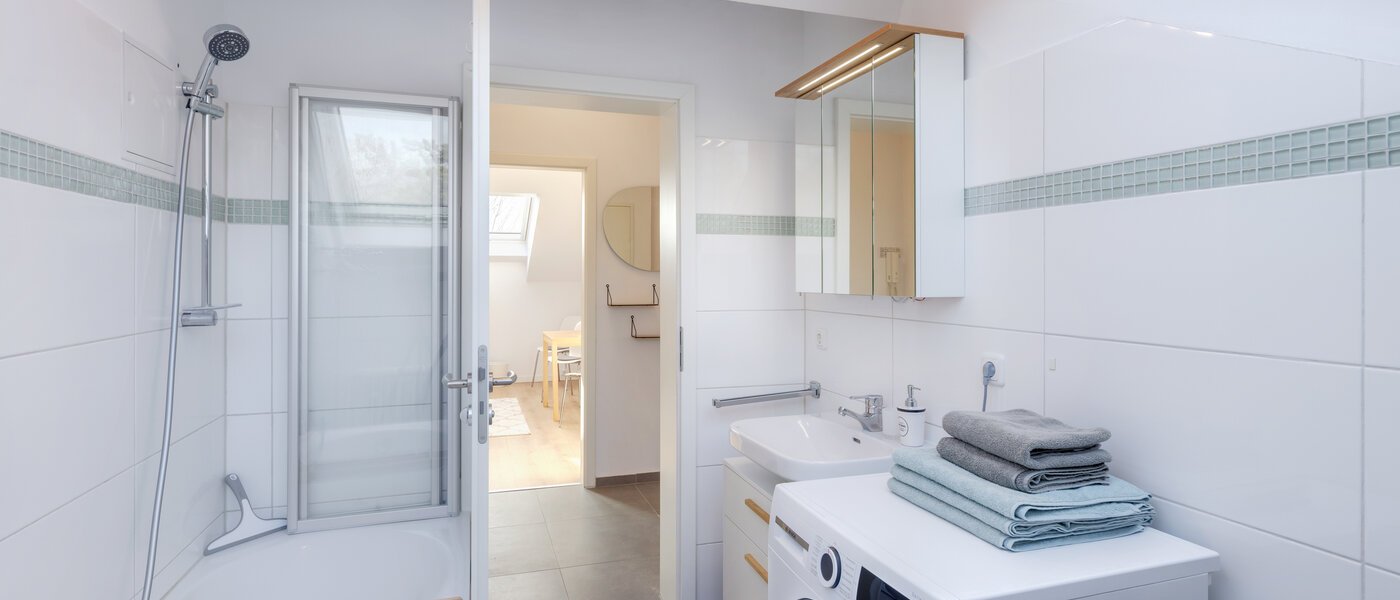 Podkrovní byt Gröbenzell 02 Koupelna 14746