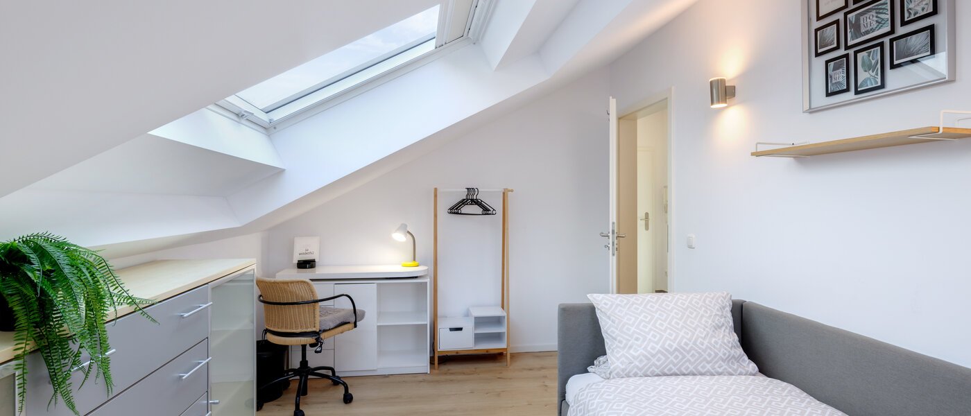 Podkrovní byt Gröbenzell 02 2. ložnice 14746