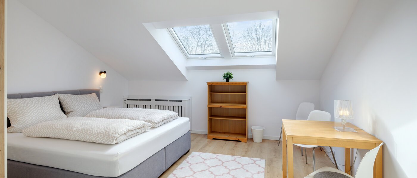Podkrovní byt Gröbenzell 01 1. ložnice 14746