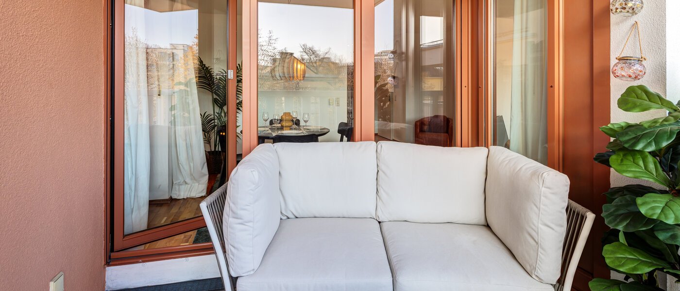 Ravna stran München Schwanthalerhöhe 02 Balkon 14749