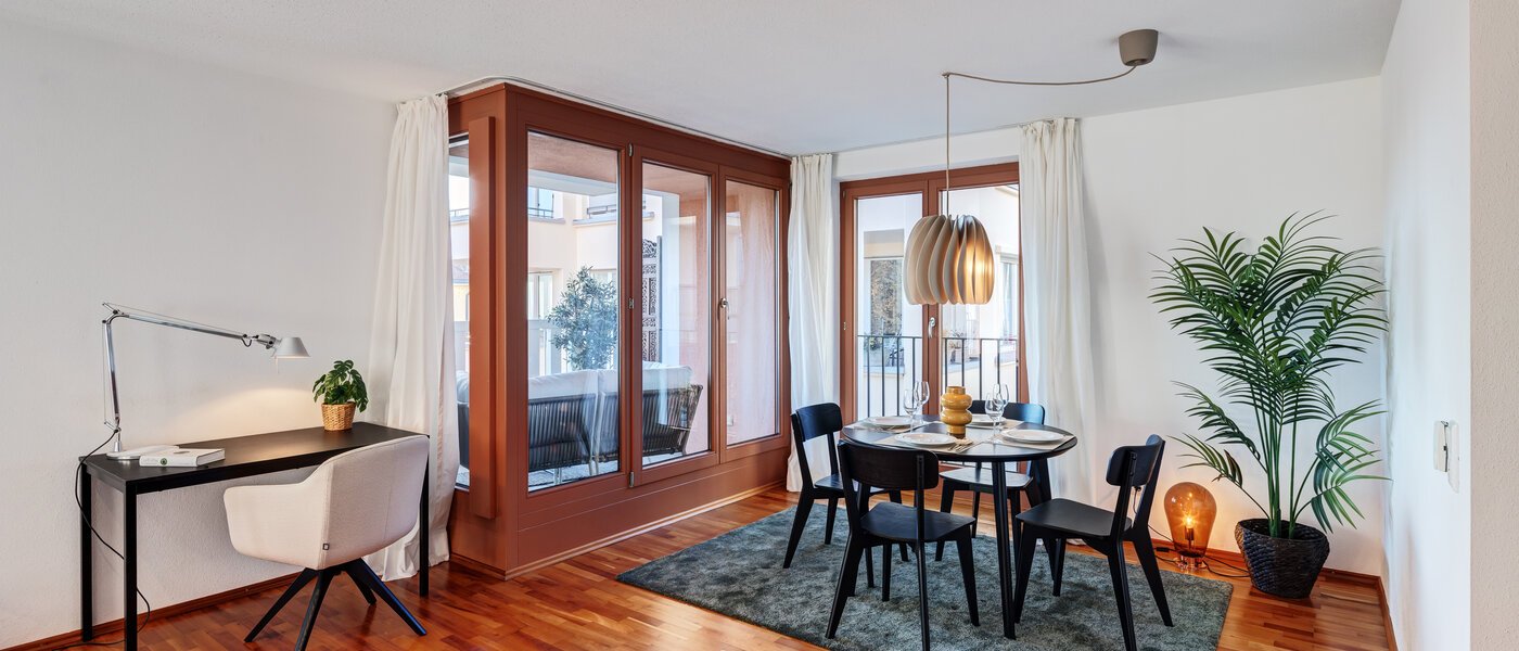 Ravna stran München Schwanthalerhöhe 02 Dnevni prostor 14749