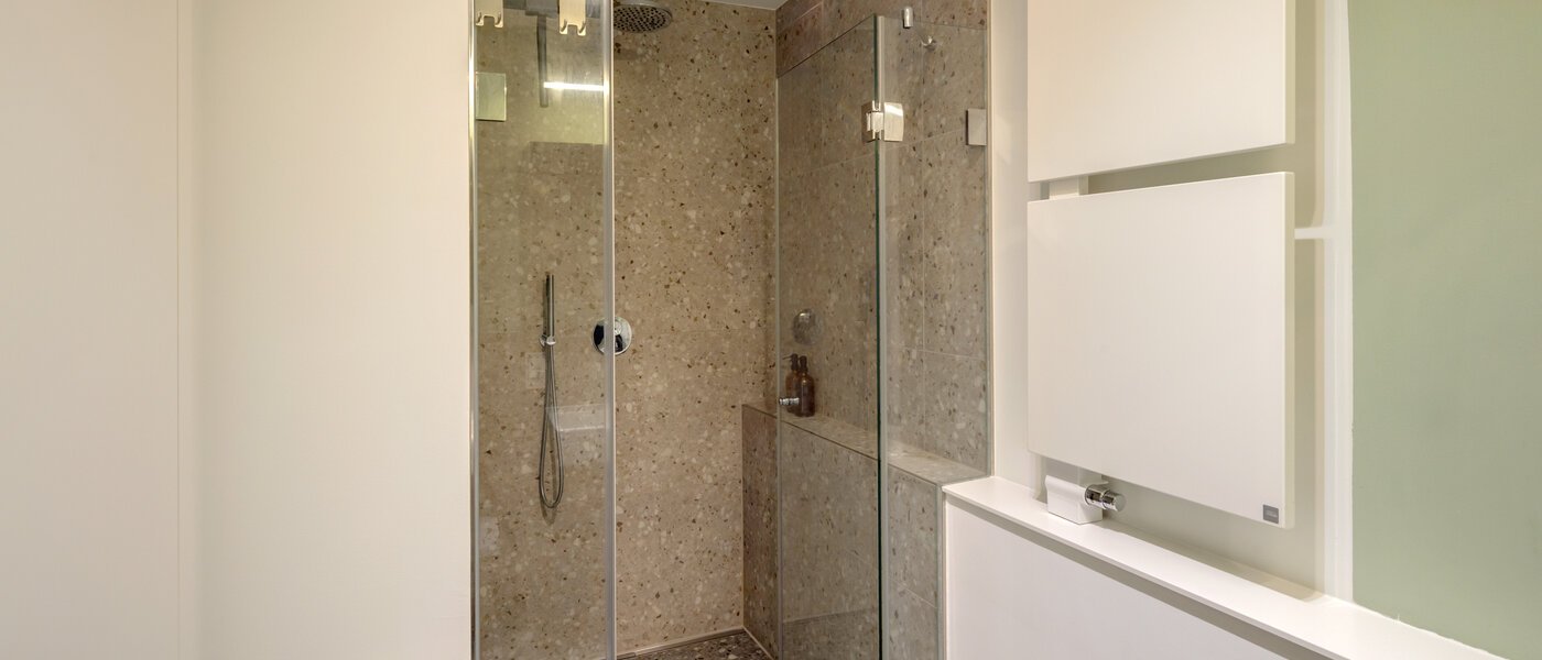 Ravna stran München Maxvorstadt 01 Kopalnica 14752