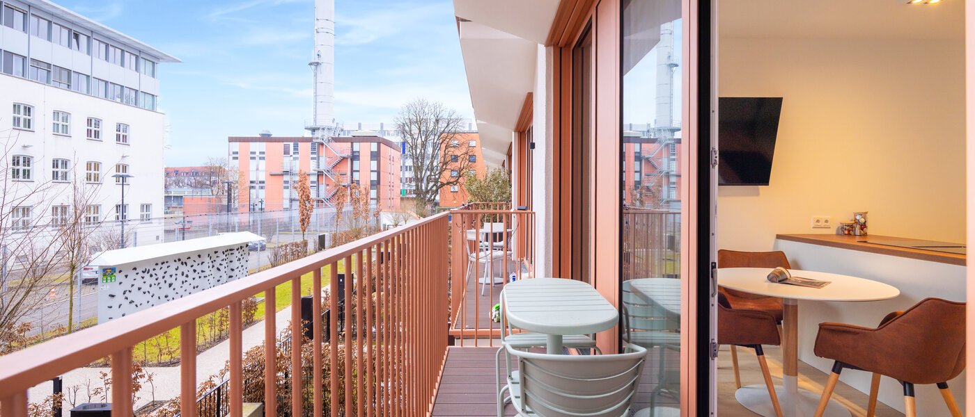 Ravna stran München Maxvorstadt 01 Balkon 14752