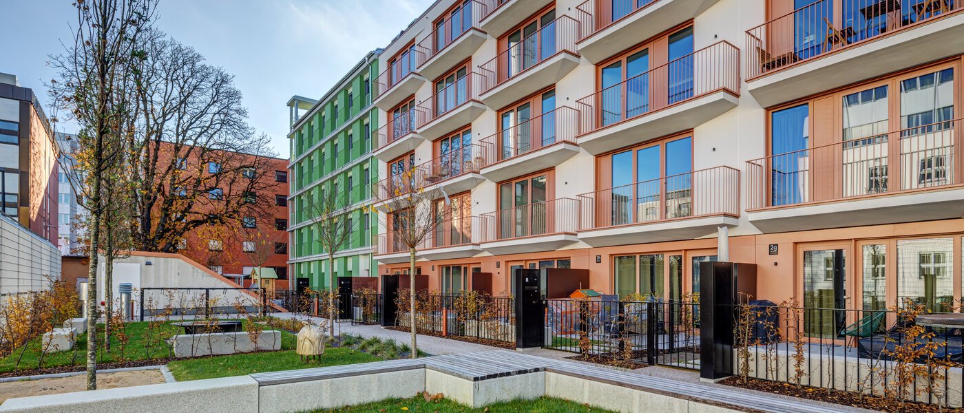 Ravna stran München Maxvorstadt 01 Notranje dvorišče 14752