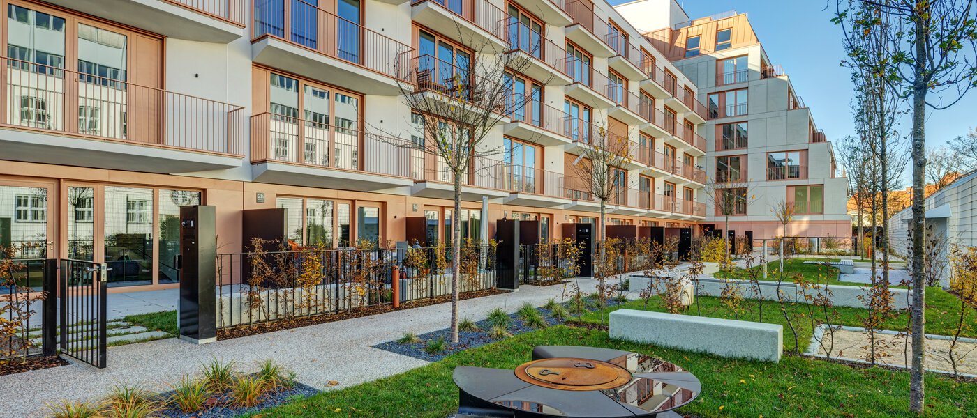 Ravna stran München Maxvorstadt 02 Notranje dvorišče 14752