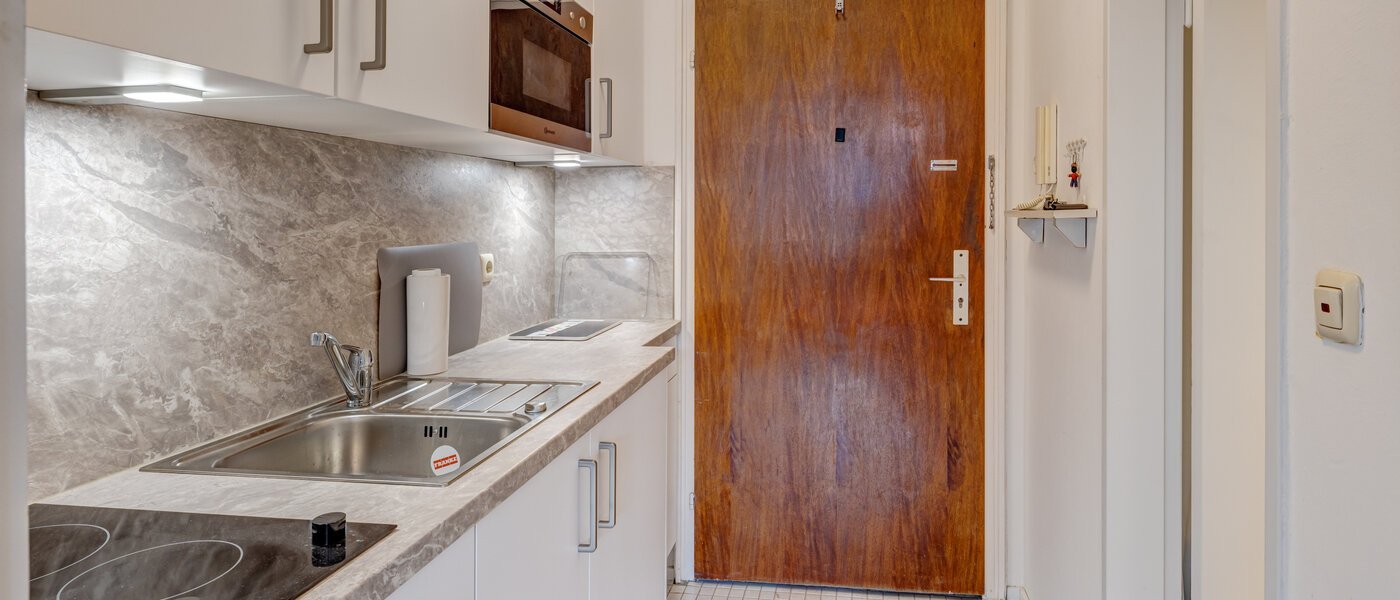 Düz München Schwabing-West (rund um den Hohenzollernplatz) 02 Koridor/koridor geçidi 14754