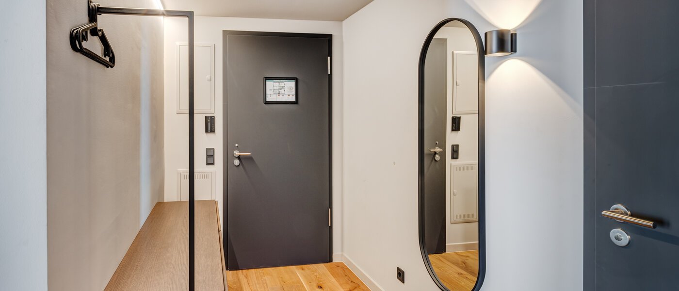 Ploché München Ludwigsvorstadt 01 Chodba/chodba 14755