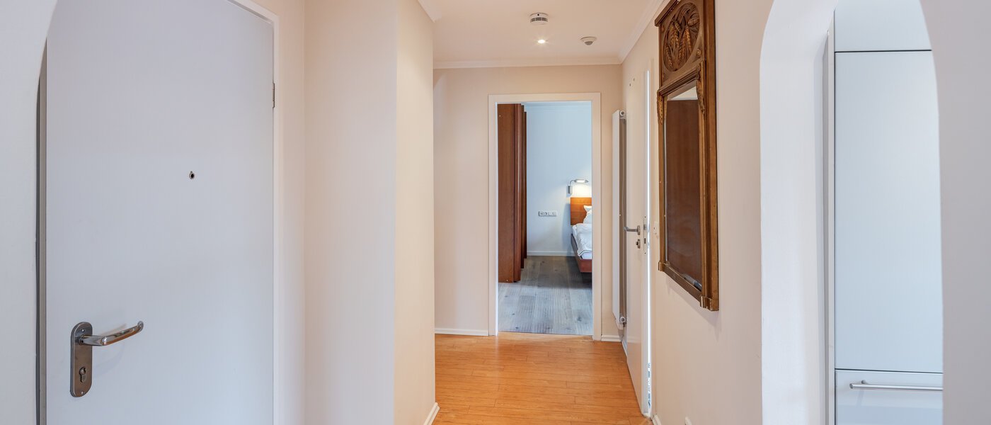 Ravna stran München Nymphenburg 01 Koridor/hodnik 14770