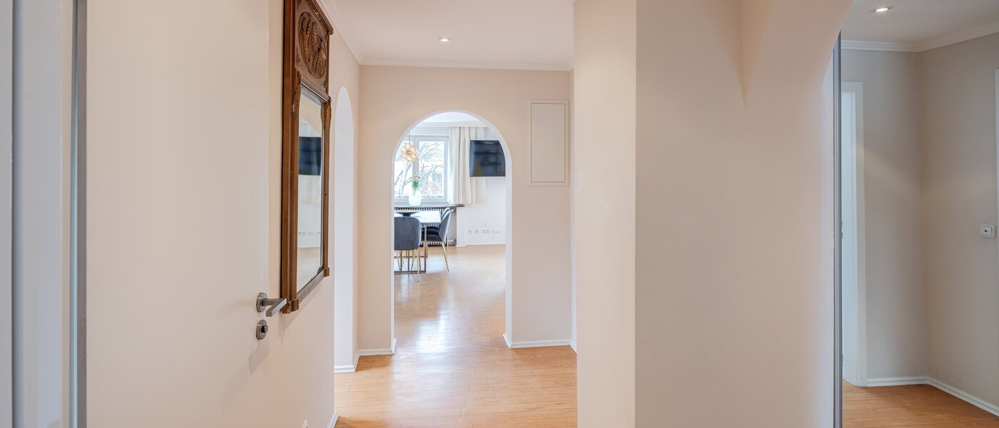 Ravna stran München Nymphenburg 02 Koridor/hodnik 14770