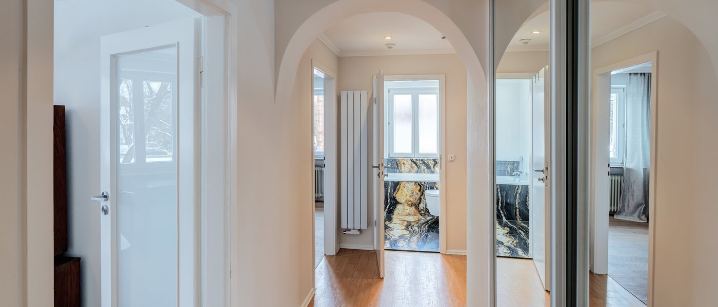 Ravna stran München Nymphenburg 03 Koridor/hodnik 14770