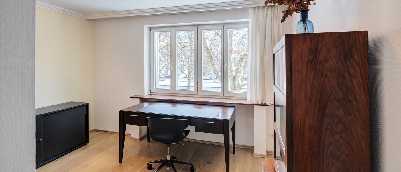 Ravna stran München Nymphenburg 03 2. spalnica 14770