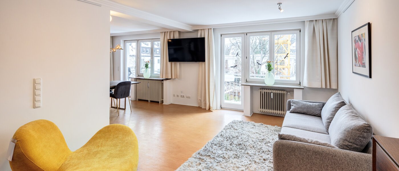 Ravna stran München Nymphenburg 02 Dnevni prostor 14770