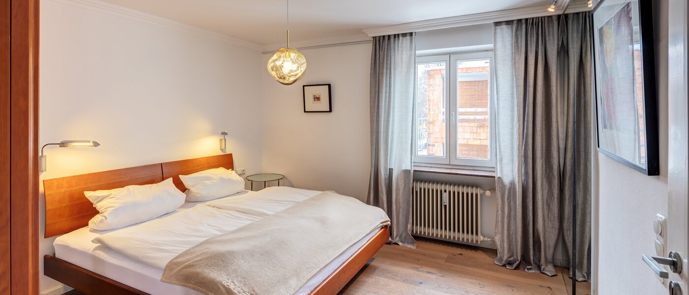 Ravna stran München Nymphenburg 01 1. spalnica 14770