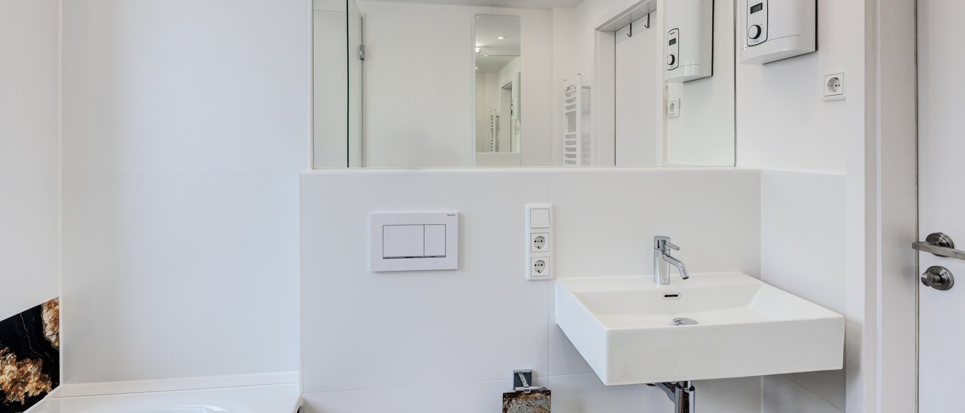 Ravna stran München Nymphenburg 03 Prva kopalnica 14770