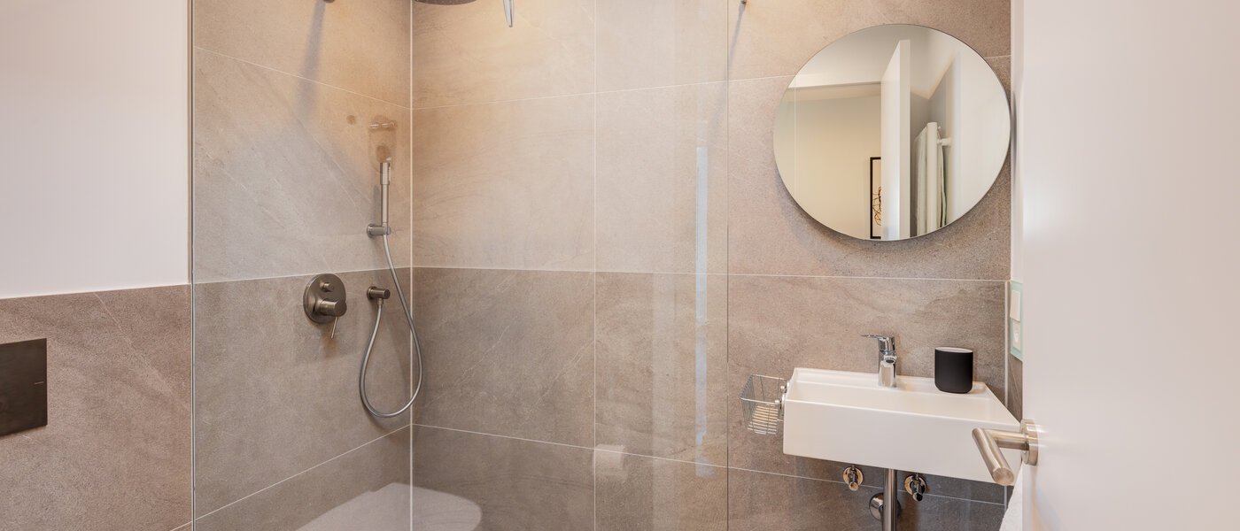 Apartamento com terraço no telhado München Nymphenburg 01 2. casa de banho 14775