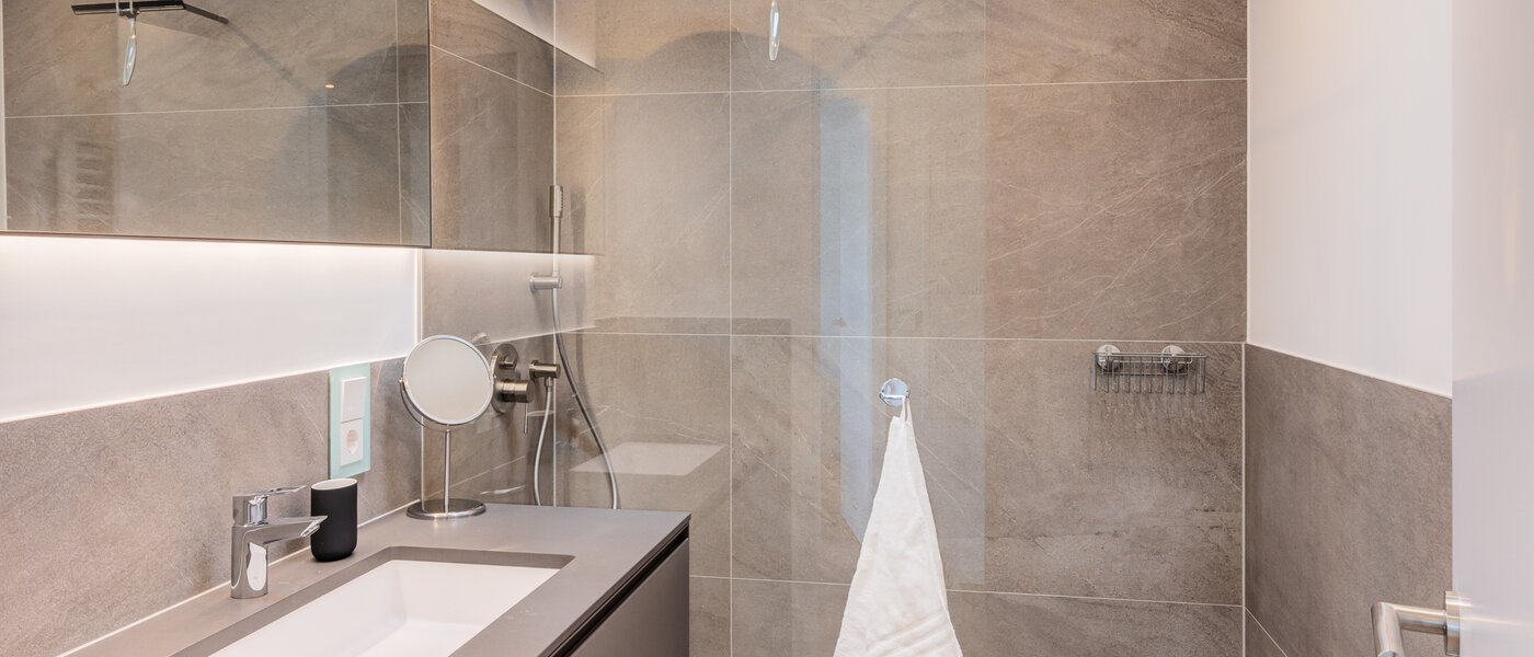 Apartamento com terraço no telhado München Nymphenburg 01 1ª casa de banho 14775