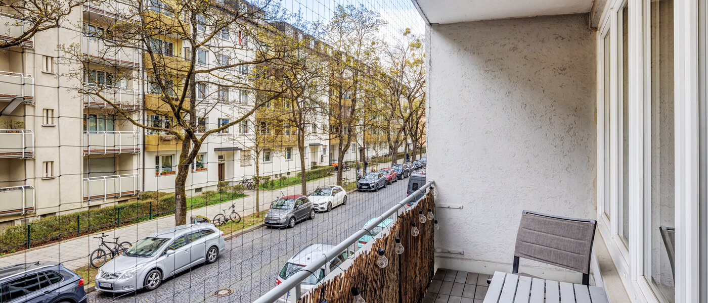 Ravna stran München Schwabing-West (rund um den Hohenzollernplatz) 02 Balkon 14776