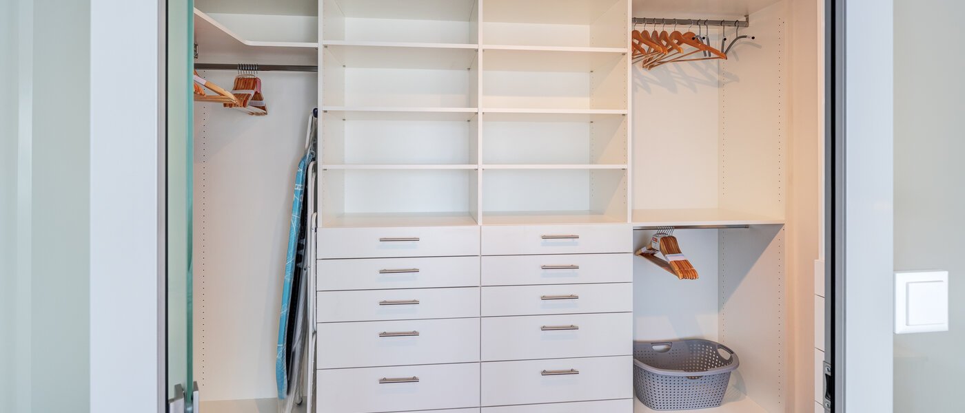 Дворівнева квартира-галерея München Maxvorstadt 02 Гардеробна кімната 14785