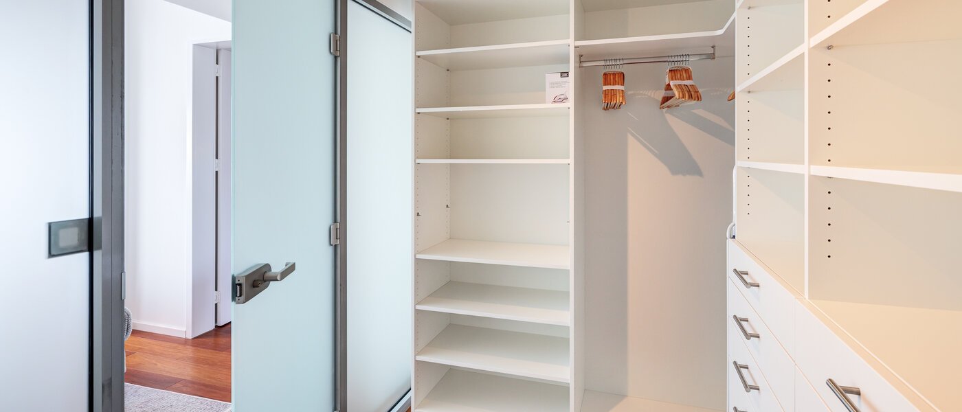 Дворівнева квартира-галерея München Maxvorstadt 03 Гардеробна кімната 14785