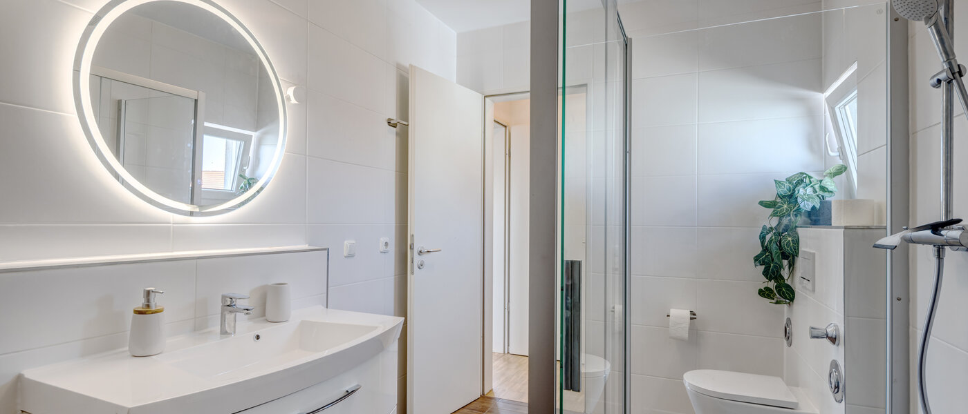 Апартамент с покривна тераса Aschheim 01 Баня 14787