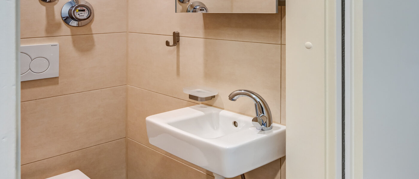 Плоский Unterschleißheim 01 Гостьовий туалет 14802