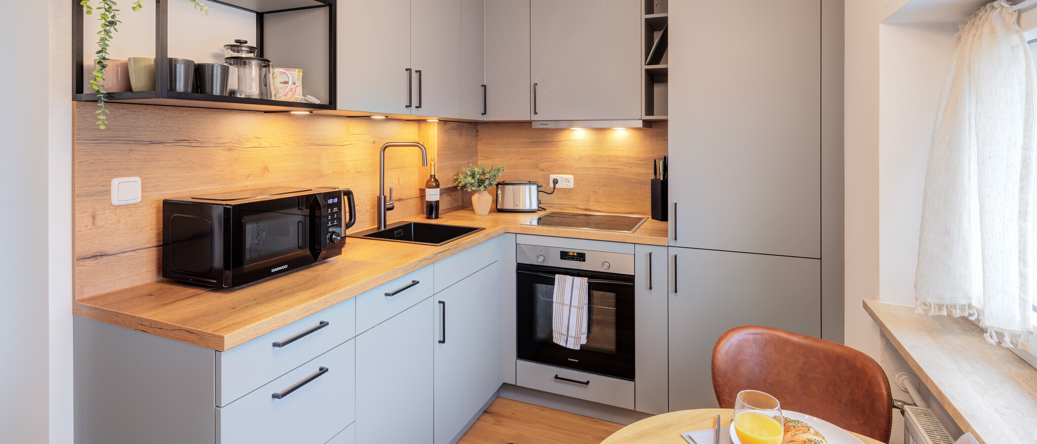 Flat Neufahrn b. Freising 01 Kjøkken 14815