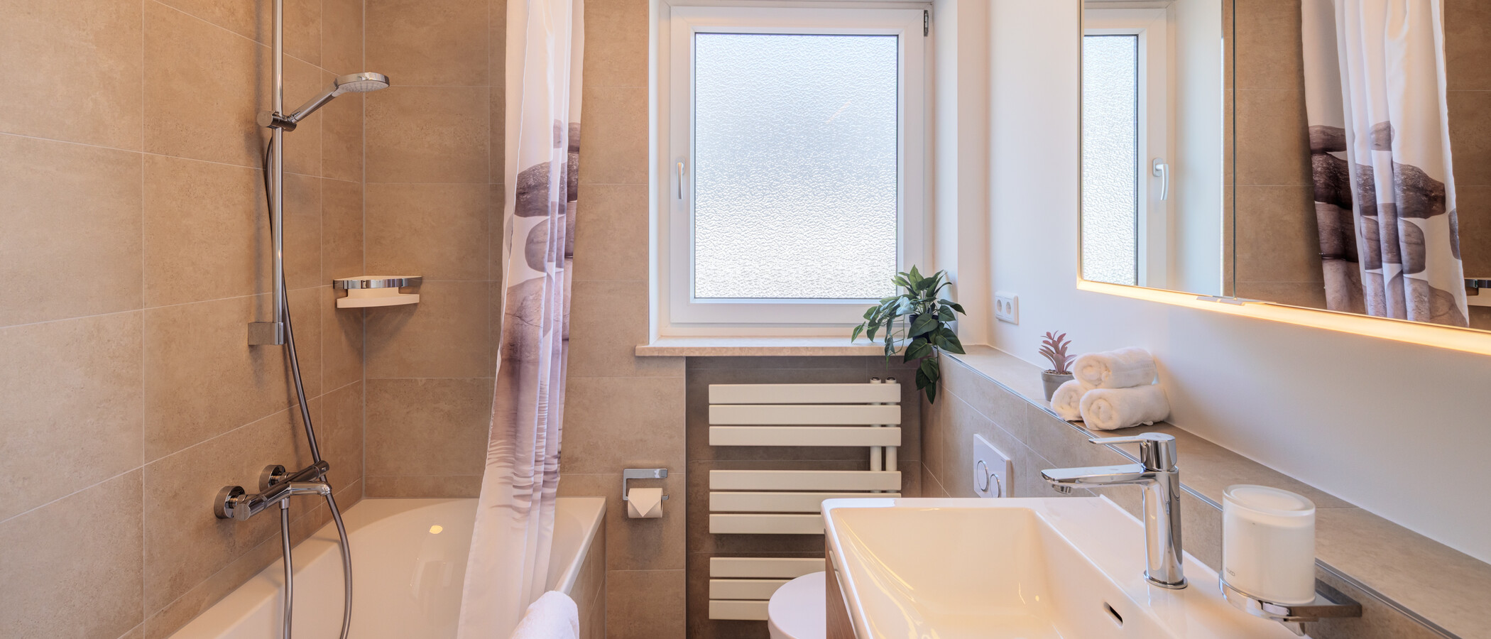 Maisonette daire München Waldtrudering 01 1. banyo 14825